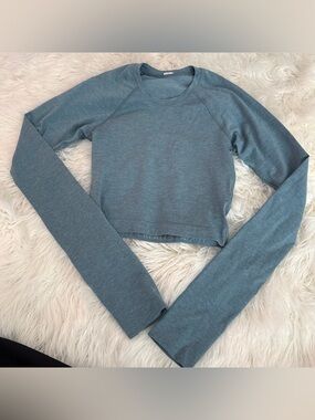 lululemon athletica Heathered Slate Long Sleeve Cropped Crew